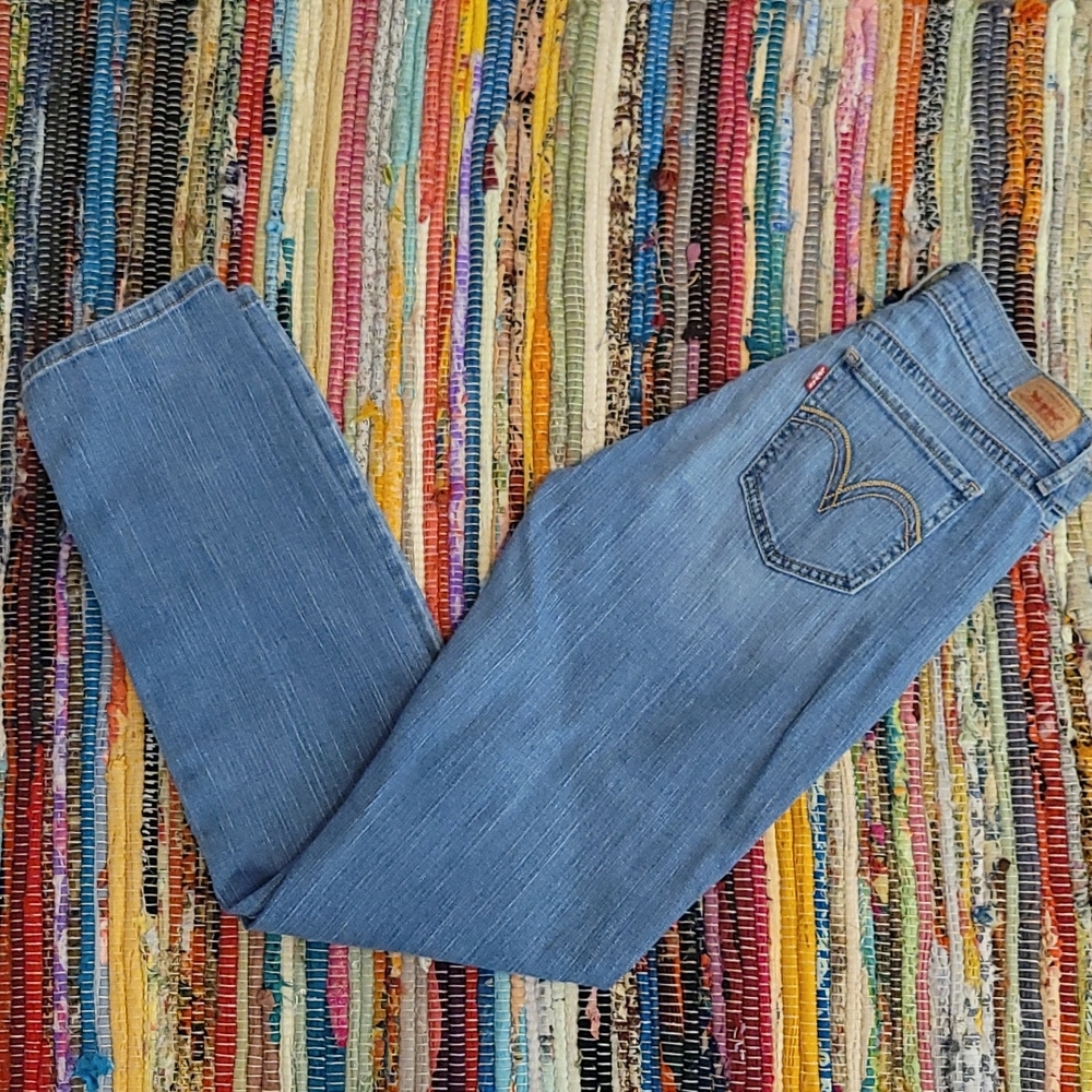 Levi's 528 Curvy Cut - Picture 2 of 5